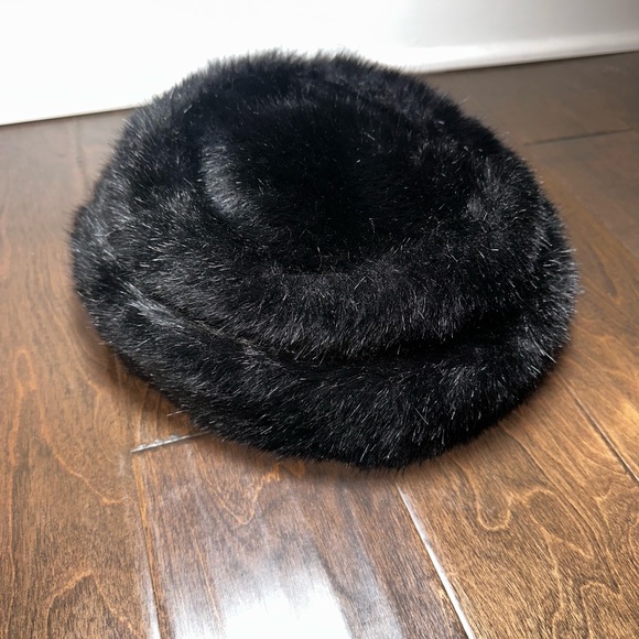 Vintage Betmar New York Luxe Black Faux Fur Winter Cloche Style Hat